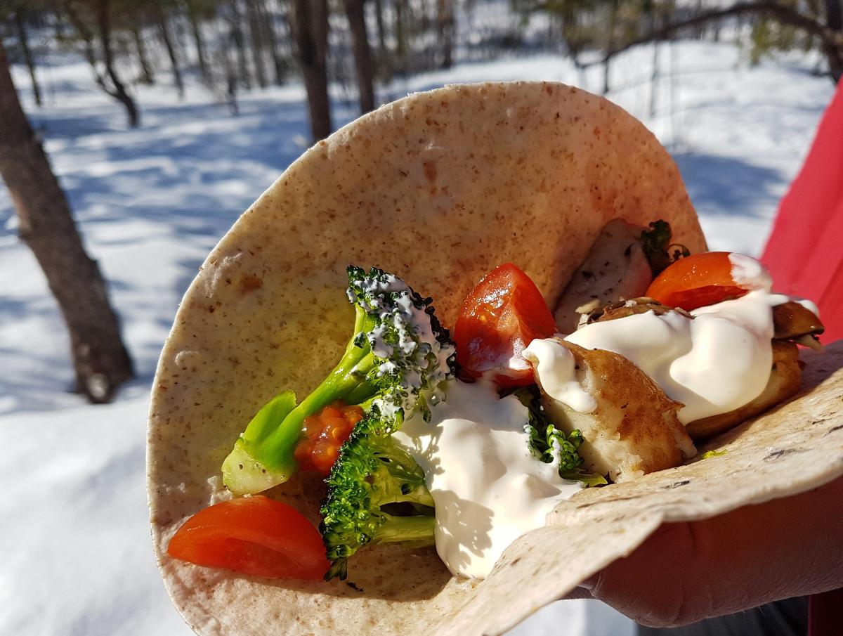 Mat over bålet foto trond loge.jpg